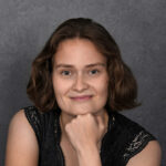 Foto Portrait Katharina Schneider scaled e1783508924351
